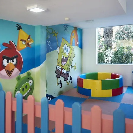 Ξενοδοχείο Oasis Lanz Mate 4*