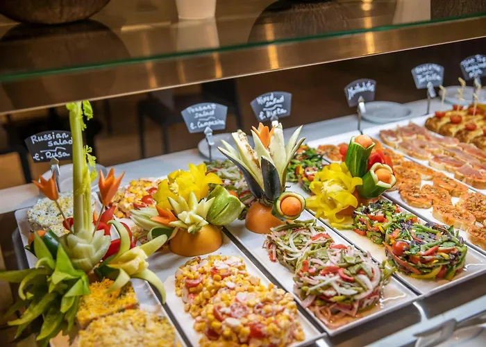 Oasis Lanz Mate Отель