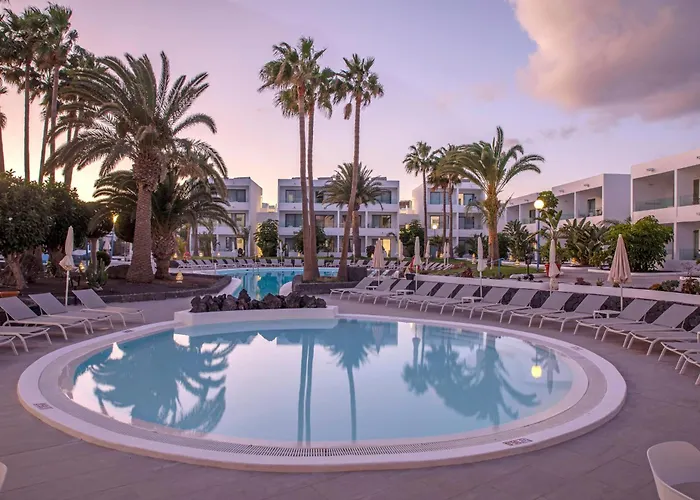 Oasis Lanz Mate Отель