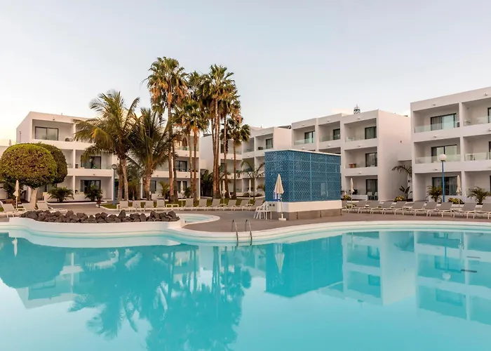 Отель Oasis Lanz Mate 4*