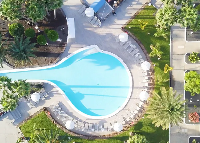 Oasis Lanz Mate Отель