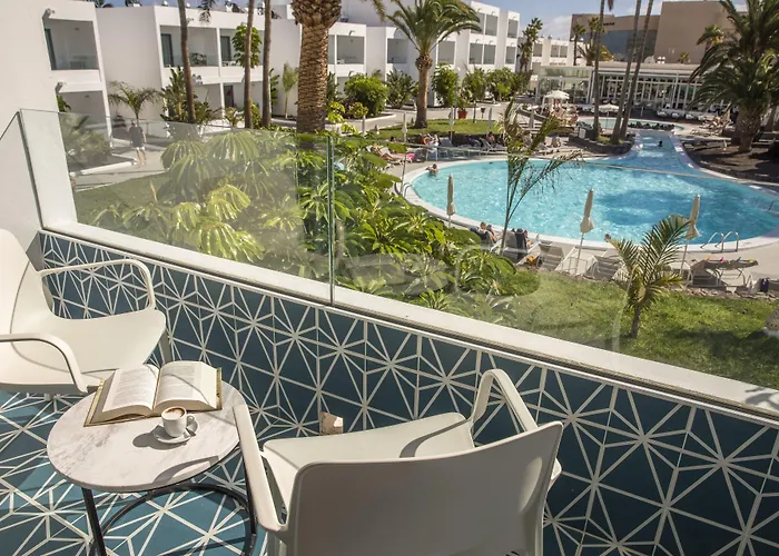 Отель Oasis Lanz Mate