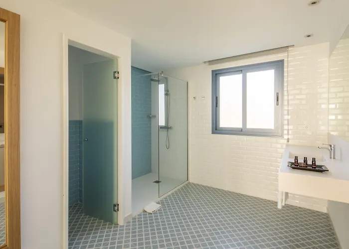 Отель Oasis Lanz Mate 4*