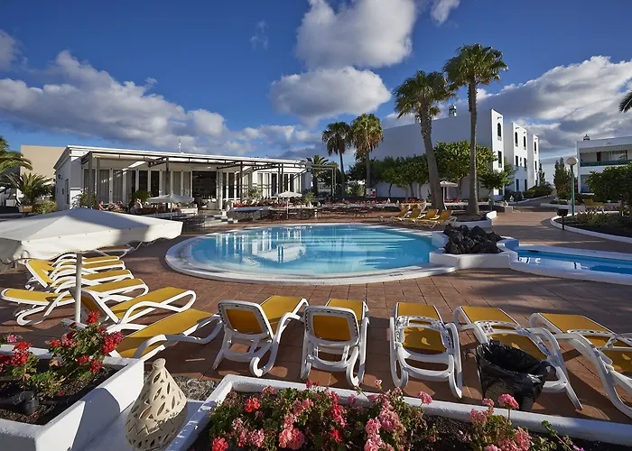 Отель Oasis Lanz Mate